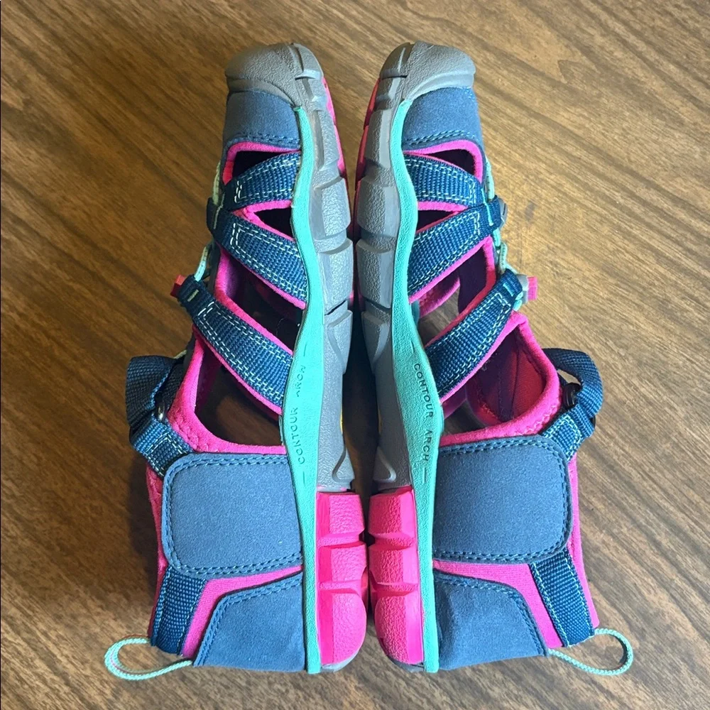 Keen Size 4 Blue Pink Newport H2 Sandals